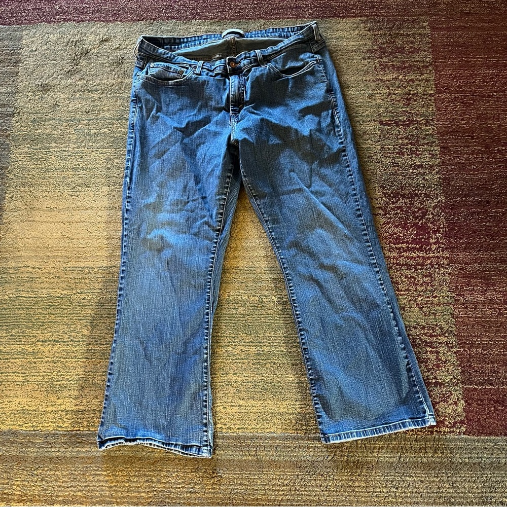 Levi's 512 Perfectly Shaping boot cut medium wash jeans size 22